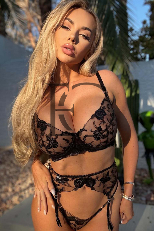 Blonde and Busty Escort in Cologne
