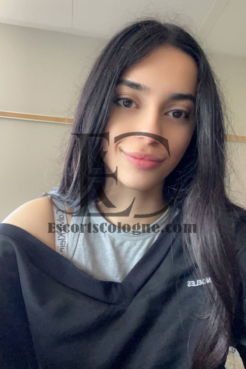 Dinner Date Escort Girl in Cologne