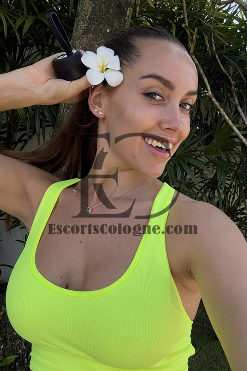 OWO Escort Girl in Cologne