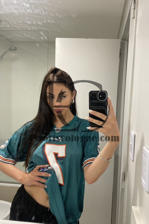 DFK Escort Girl In Cologne