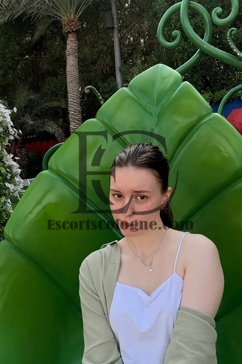 Romanian Escort Girl In Cologne