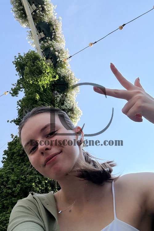 Romanian Escort Girl In Cologne